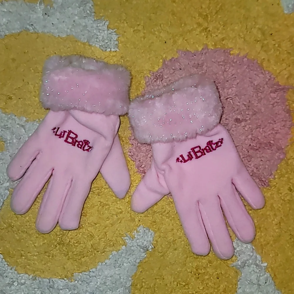 MGA Lil Bratz girls gloves age 4-7 pink faux fur glitter y2k winter mittens b31